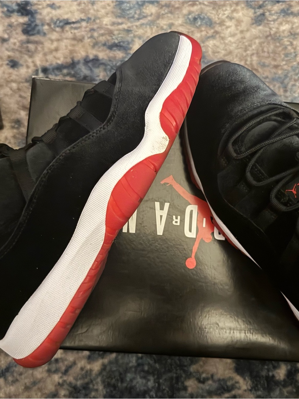 Jordan 11 retro Black/Red velvet bred Sneakers worn once